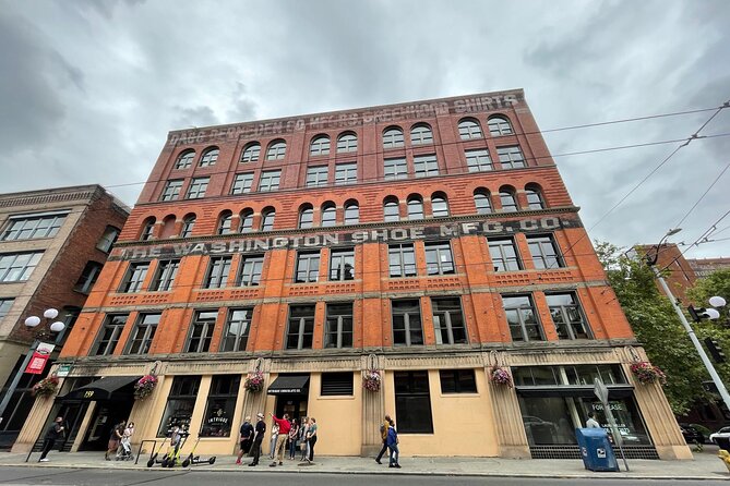 2 Hour Seattle City Snapshots Tour - Chinatown International District: Seattle’s Asian American community center