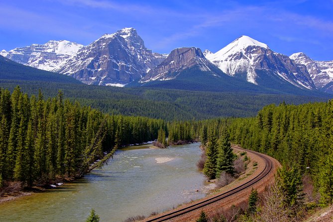 7-Day Small Group Tour: Canadian Rockies and National Parks - Day 3: Lake Louise, Plain of Six Glaciers, and Moraine Lake Photos