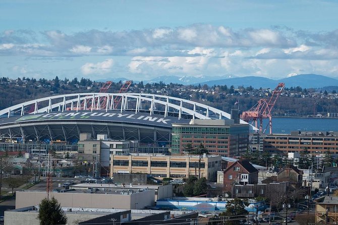 Arrival Transfer: Seattle Airport SEA to Seattle by SUV - Getting to Seattle Door-to-Door, Not Just a Convenient Corner