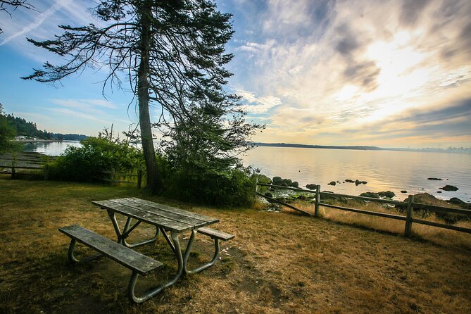 Bainbridge Island Discovery Tour - A two-hour Bainbridge Island primer from the ferry dock