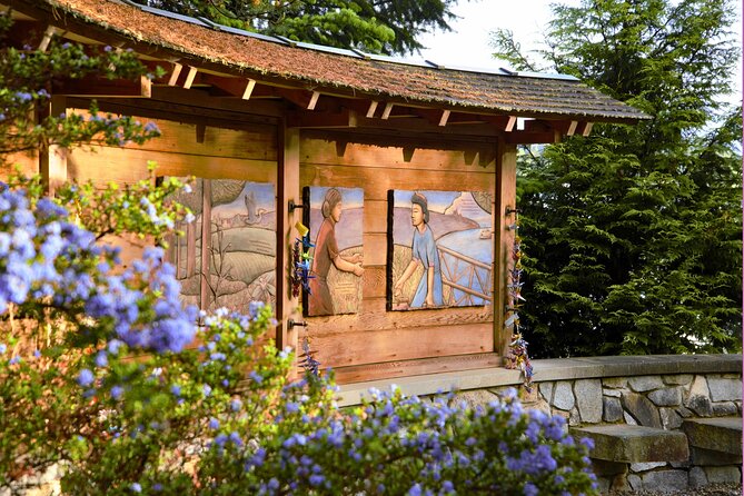 Bainbridge Island Discovery Tour - Rockaway Beach Road Northeast for Seattle views and ferries