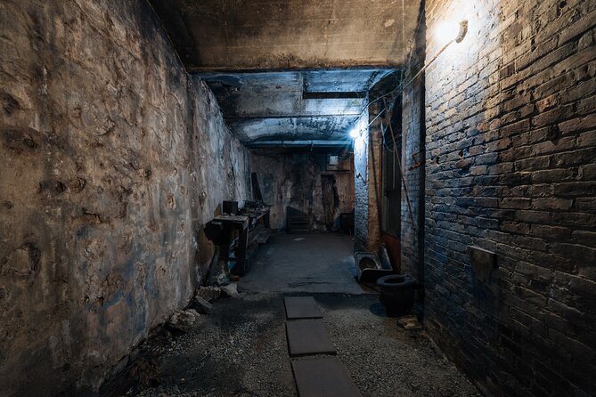 Beneath The Streets Underground History Tour - Guide style is the difference between okay and memorable