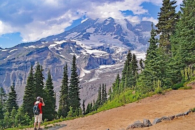 Explore Mt. Rainier National Park with a Local Guide - Stop 1 on the Road In: Light Breakfast Break Before the Park Gate