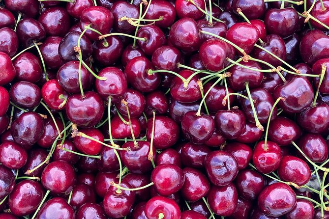 Food Tasting & Arts Tour of Pike Place Market - Victor Steinbrueck Park start: history before you eat