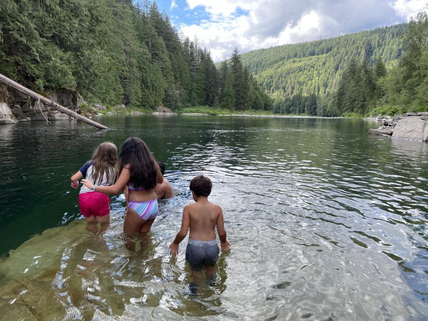 From Seattle/Kirkland/Bellevue: Leavenworth Exclusive Tour - The Skykomish River corridor: scenery with just enough guidance