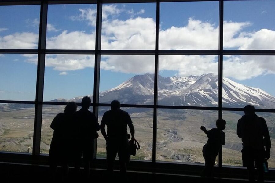 From Seattle: Mount Saint Helens Monument Private Day Trip - Coldwater Lake and eruption-era reminders