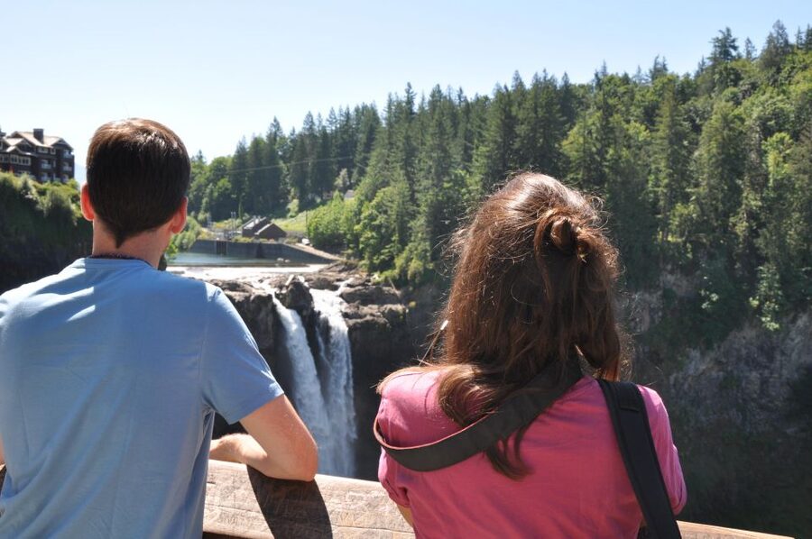 From Seattle: Snoqualmie Falls and Wineries Tour w/ Transfer - Door to door Seattle convenience, with comfort that matters