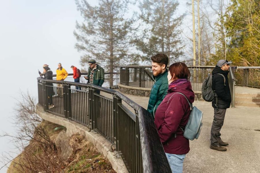 From Seattle: Visit Snoqualmie Falls and Hike to Twin Falls - Why Snoqualmie Falls and Twin Falls fit so well into 4 hours
