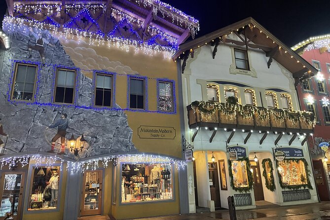 Leavenworth Christmas Lights Tour from Seattle - Leavenworth at Christmas lights: Bavaria-style fun with 3 hours on your own