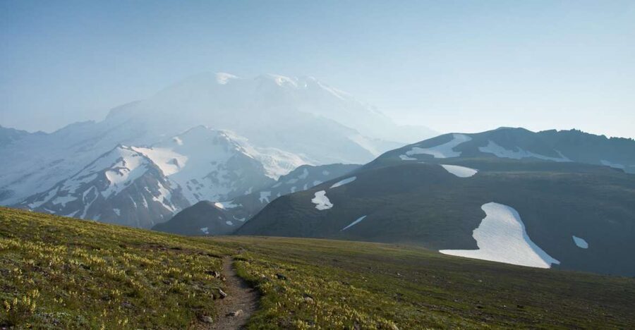 Mount Rainier: Day Hike on the Mountain - Snowfields to Second Burroughs: where Rainier finally takes the spotlight