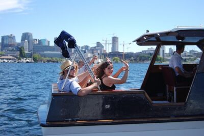 One-Hour Private Seattle Sightseeing Cruise – BYOB!