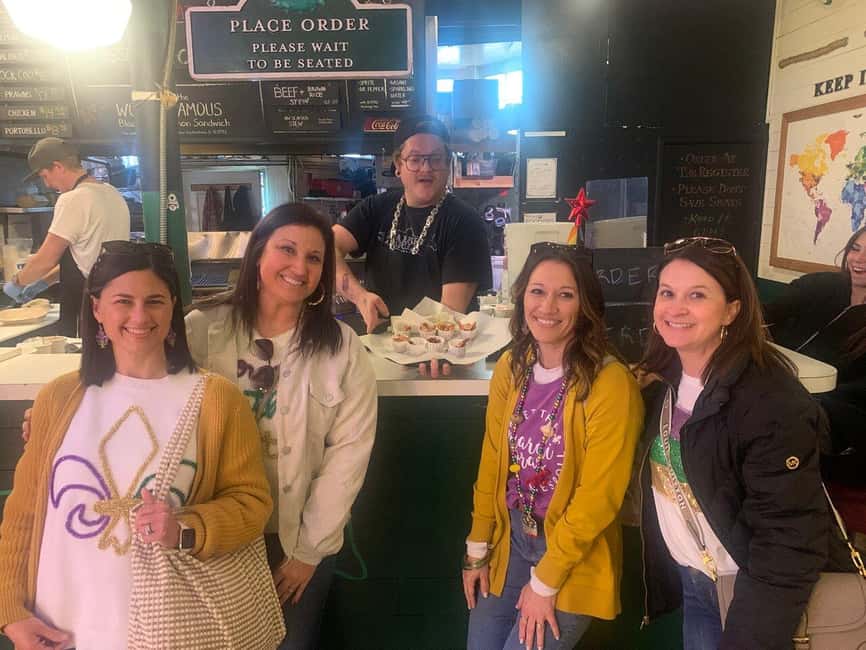 Pike Place Market: Meet the Market - Food and Fun Tour - Passing iconic stops like Pike Place Fish Co., plus the stories behind the scenes