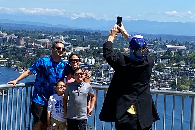 Private Seattle History and Landmarks Tour - Amazon Spheres and the Amazon Go experience: outside views, restrooms, and the banana stand quirk