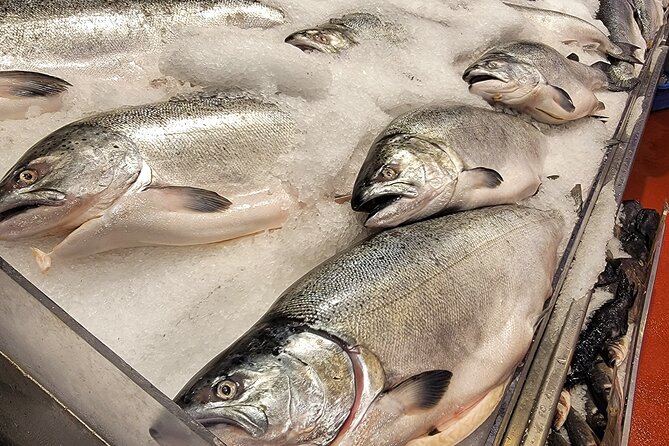Savor the Sea: Guided Seafood Tasting at Pike Place Ma - Why Pike Place seafood tastes better with a guide