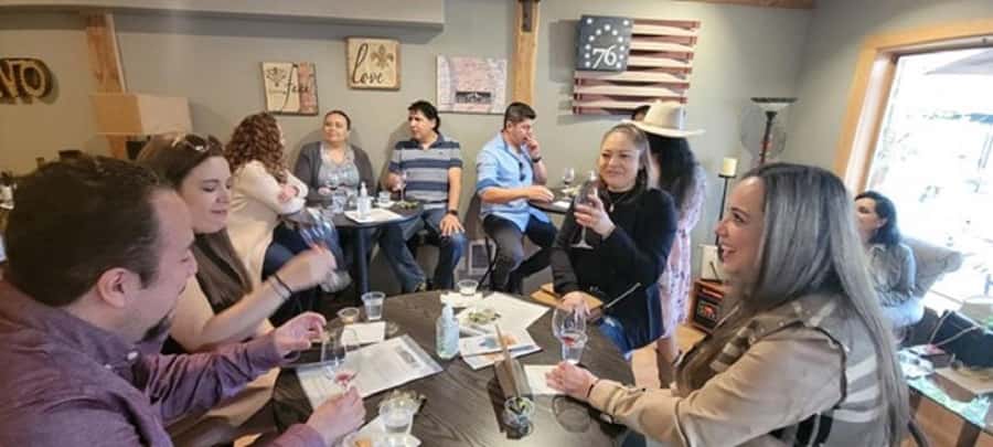 Seattle: All-inclusive Wine Tasting and Lunch Experience - From your hotel to Woodinville, without the logistics headache