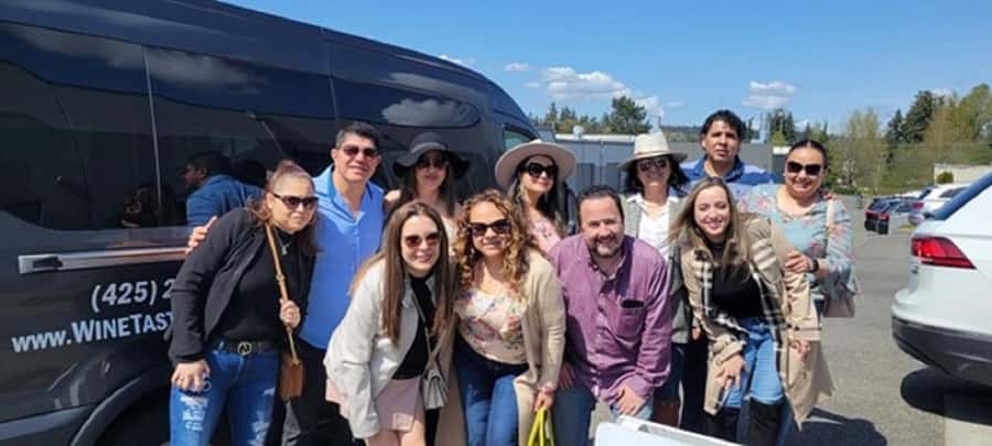 Seattle: All-inclusive Wine Tasting and Lunch Experience - Three boutique wineries, with at least four tastings