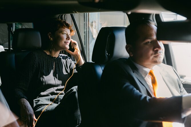 Seattle Departure Chauffeur Driven Airport Transport - On the road into Seattle: why private means less hassle