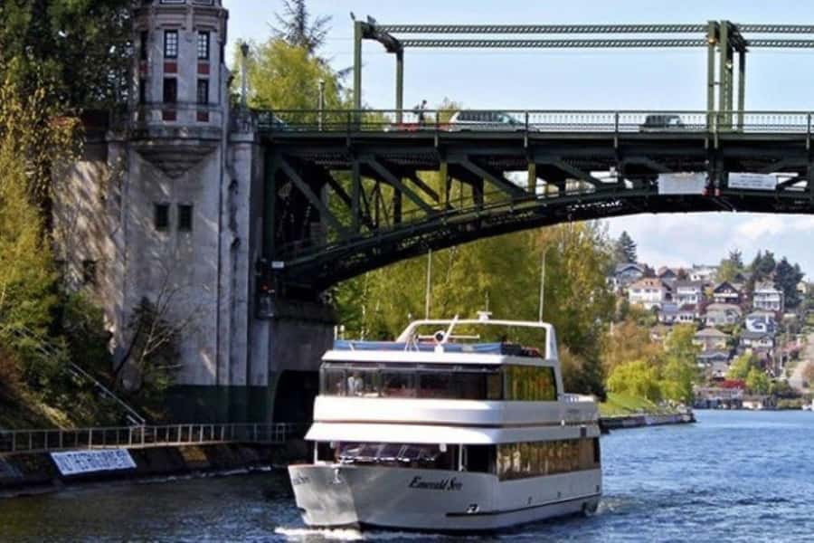 Seattle: Dinner Cruise Experience - Who This Cruise Is Best For