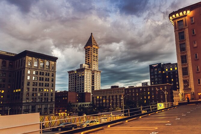 Seattle Downtown Quest: Self-Guided History Adventure - Smith Tower and the federal building: big city stories at street level