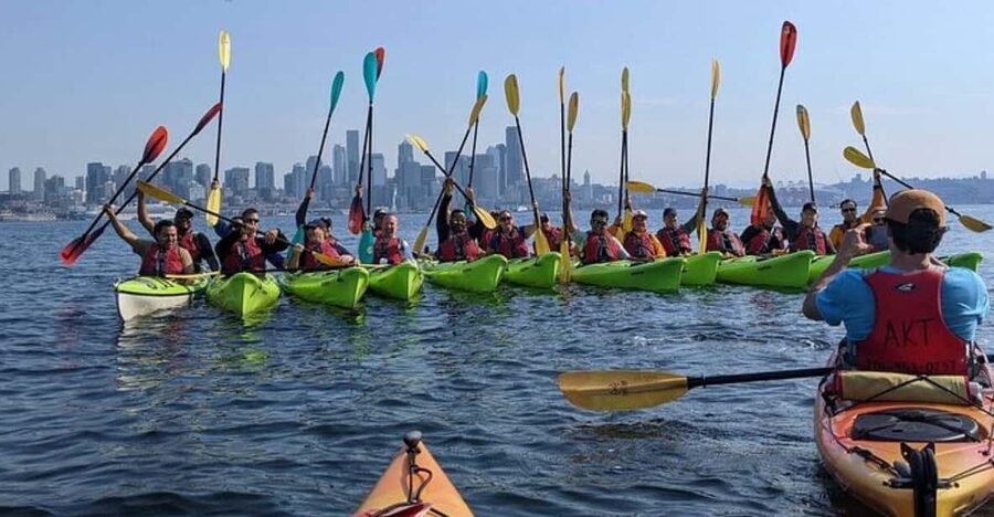 Seattle: Elliott Bay Sea Kayak Tour - Meet on the Water Side: 1660 Harbor Ave SW