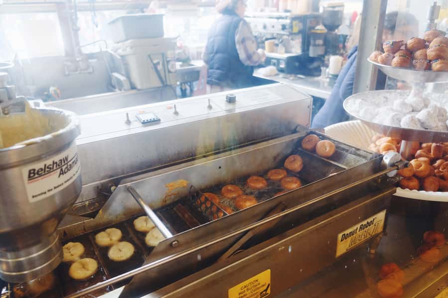 Seattle: Guided Delicious Donut Tour with Tastings - Price and value: $65 for four tastings in downtown Seattle