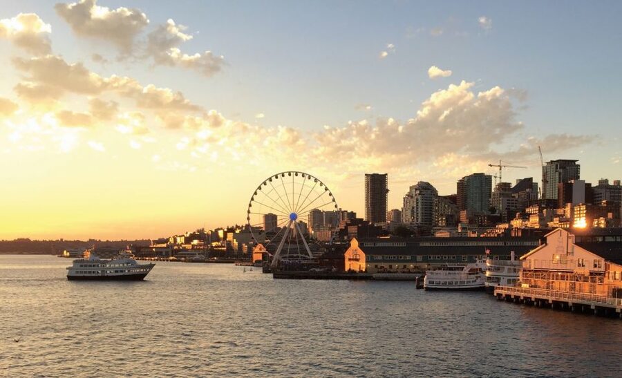 Seattle: Harbor Cruise with Local Guide - T-Mobile Park and Smith Tower, City Landmarks From a Moving View