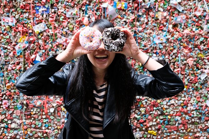 Seattle Holiday Donut Adventure & Walking Food Tour - Dahlia Bakery and Pike Place Market hot chocolate