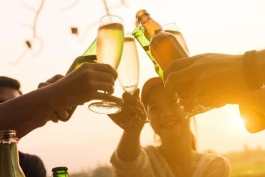 Seattle: Lake Union Happy Hour Cruise - Who should book this Seattle happy hour cruise