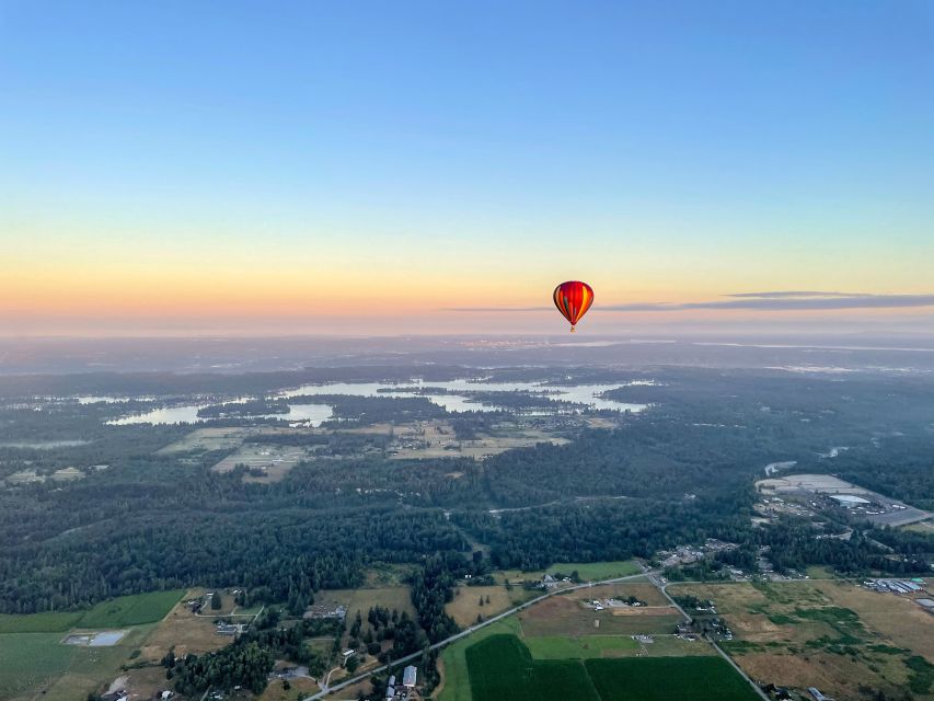 Seattle: Mt. Rainier Sunset Balloon Ride with Champagne - The flight itself: volcano views from 3,000 to 5,000 feet