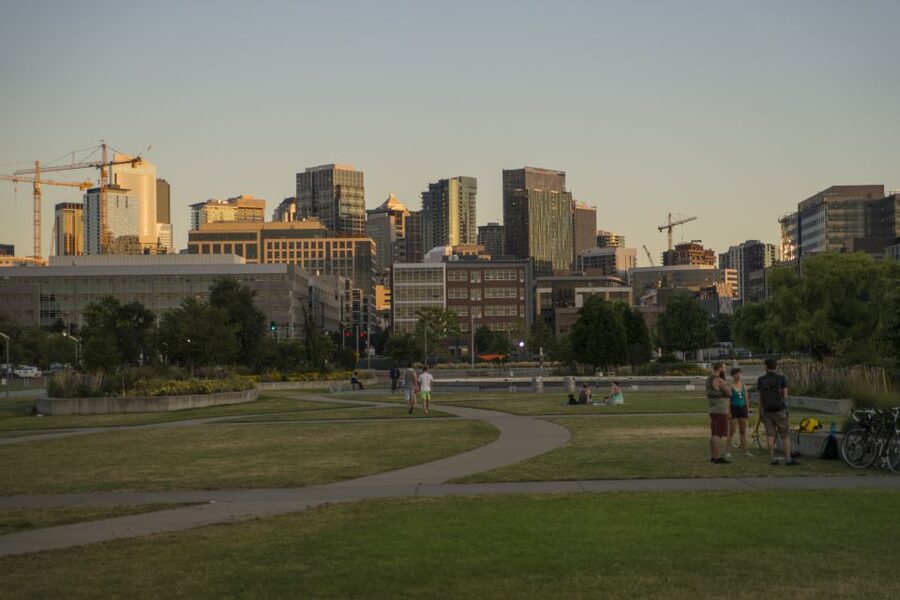 Seattle: Sightseeing Bus Tour with the Ballard Locks - Kerry Park: where the skyline, water, and mountains meet