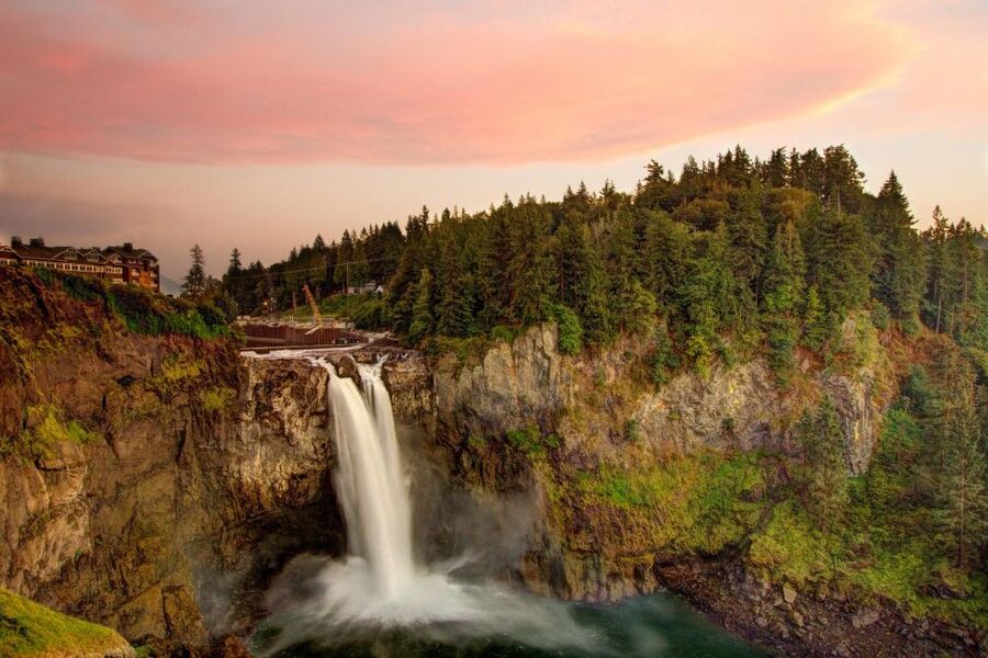 Seattle: Snoqualmie Falls and Leavenworth Day Trip - Leavenworth, the German Village: 3 Hours to Shop, Eat, and Walk