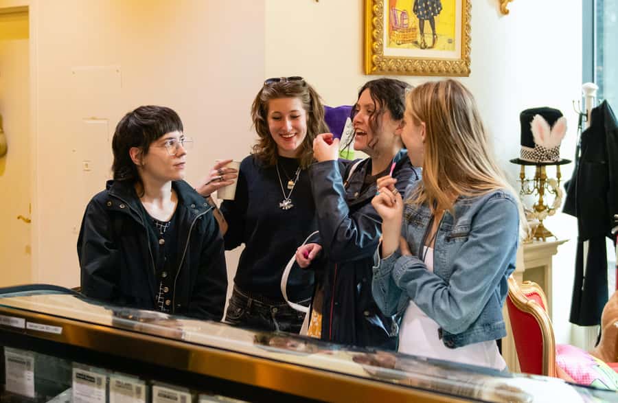Seattle: Wine, Cheese and Chocolate Pairing Tour - Pike Place Market for 10 Minutes of Real Food Energy