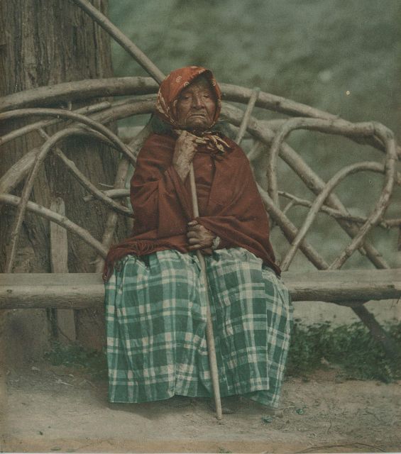Six Women - A Historical Walking Tour - 1.5 Hours on Foot, Only Five Blocks: How the Route Fits Real Travel Days