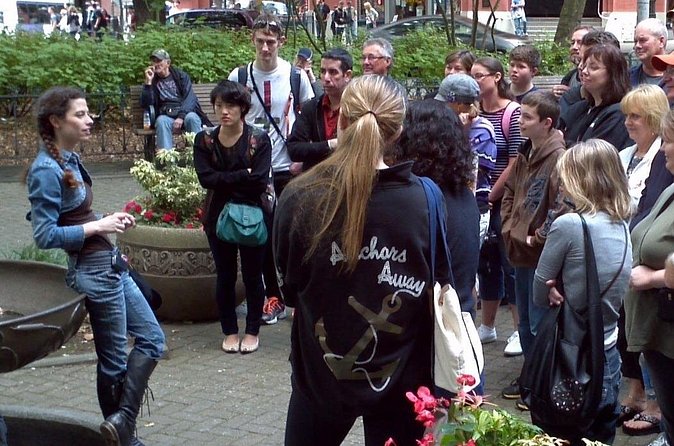 Six Women: A Seattle History Tour - Small Group Energy and What It Means for Listening