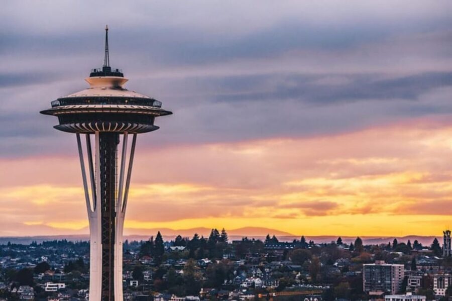 Small Group Seattle Day Tour with Major Attractions,Tea&Deli - Space Needle and Chihuly are optional, so decide before you go broke