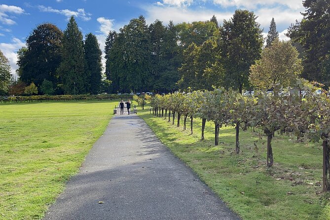 Snoqualmie Falls and Wineries Tour from Seattle - Car-Free Pacific Northwest Day, With Pickup From Seattle