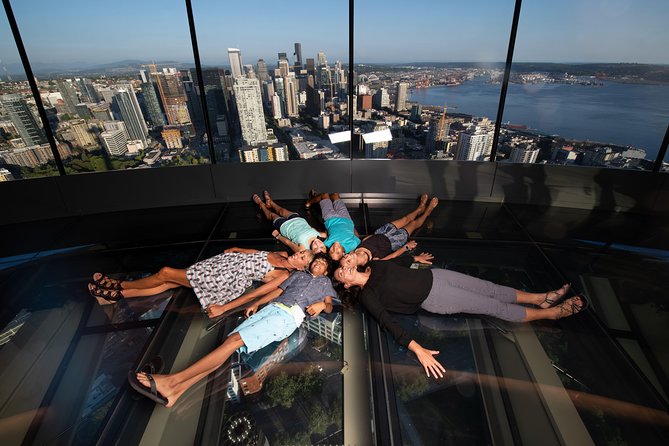 Space Needle and Chihuly Garden and Glass Combination Ticket - Weather and timing: getting Mount Rainier and avoiding the letdown