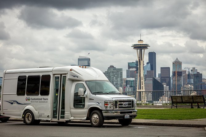 The Best of Seattle City Highlights Tour - Holiday Magic, UPS Waterfall Garden Park, and Pioneer Square Real-Life Seattle