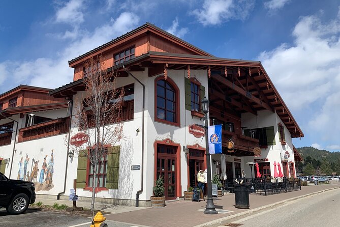 Visit Leavenworth on a guided Cascades and Snoqualmie Falls Tour - Snoqualmie Falls and Mount Si’s Reflection: The Big Scenic Payoff