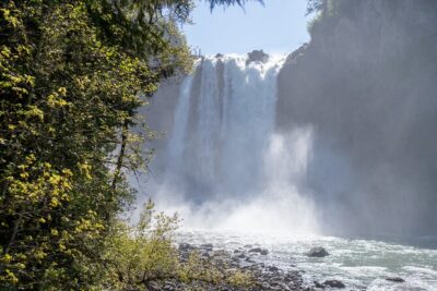 Visit Snoqualmie and Hike to Twin Falls (Transportation included)